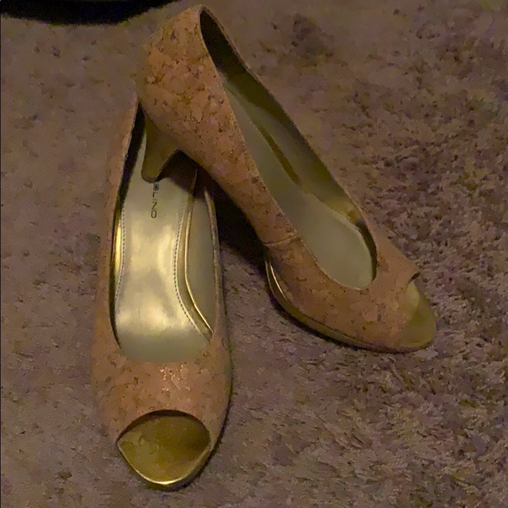 Cork material heals size 9.5